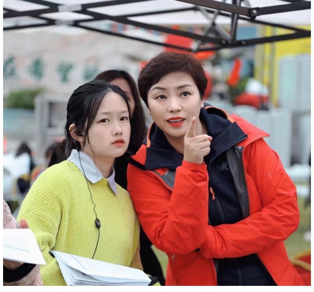 著名主持人、导演刘玮荣获中国社会福利基金会颁发“公益慈善特别贡献奖”