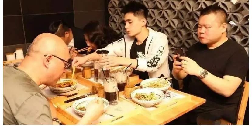 明星|吴京战狼面一碗43，为什么明星都要开饭店？