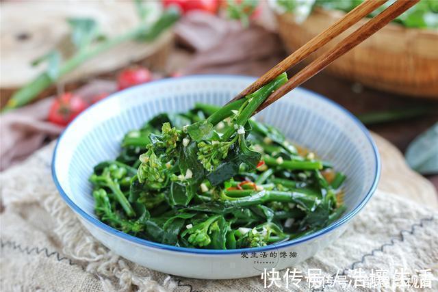 常熬夜就吃这菜,清心下火,通肠道,3元一大捆,难怪大婶抢着买