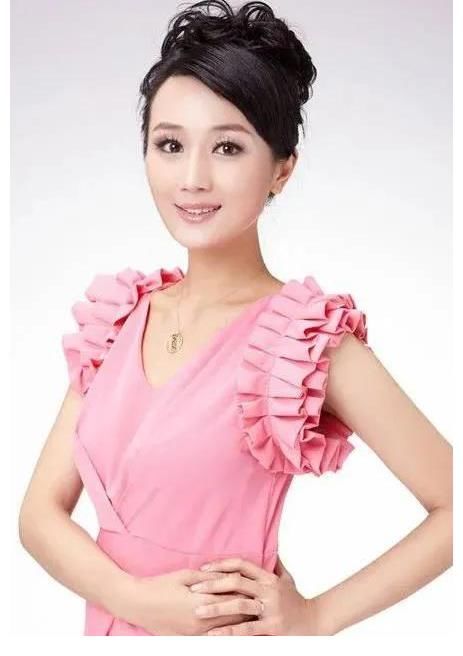 山东卫视美女主持人：东辰