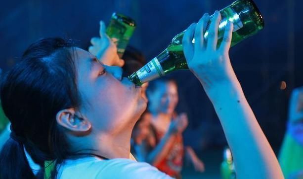 啤白|最好的解酒药,不是大蒜而是它,酒前嚼3粒,啤白混喝天亮都不醉