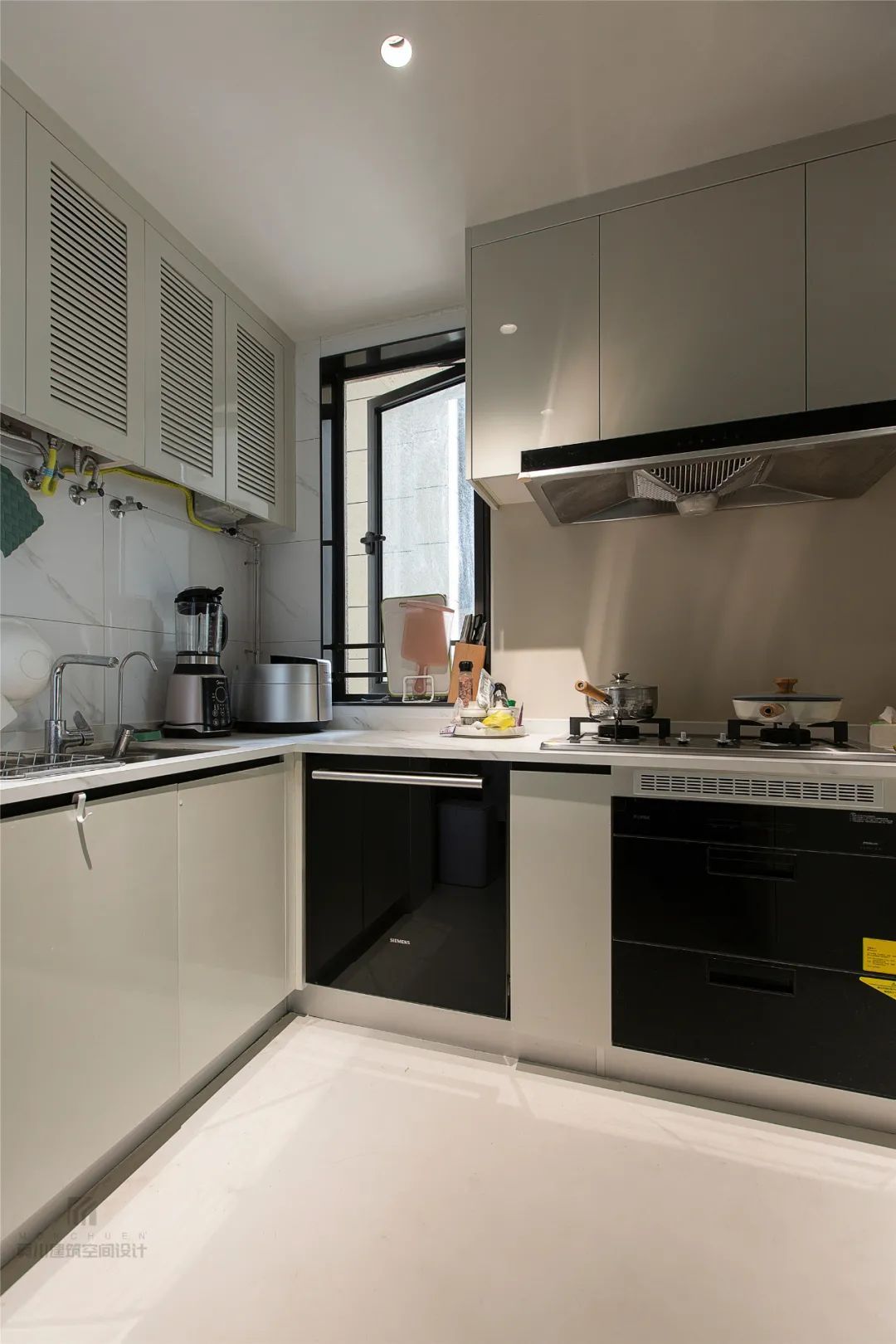 布置|90㎡现代侘寂风,极简的空间,优雅的线条,舒适的软装