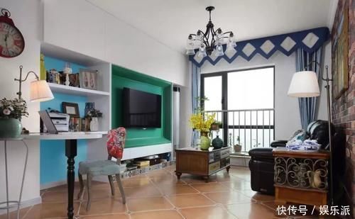 电视背景墙|把书桌放进客厅，没有书房的小户型，没理由不这样做