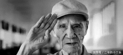 真相|老人过安检时，警报大作，得知真相后人们泪目，纷纷向他致敬！