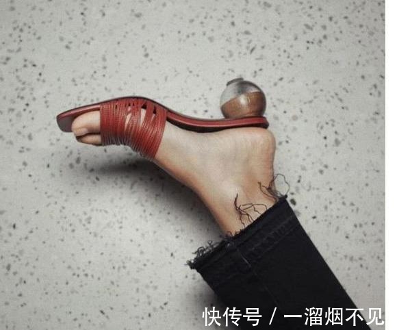 高跟鞋|乖,穿高跟凉鞋的正确姿势送你,有了它,今夏的“女人味”有救了!