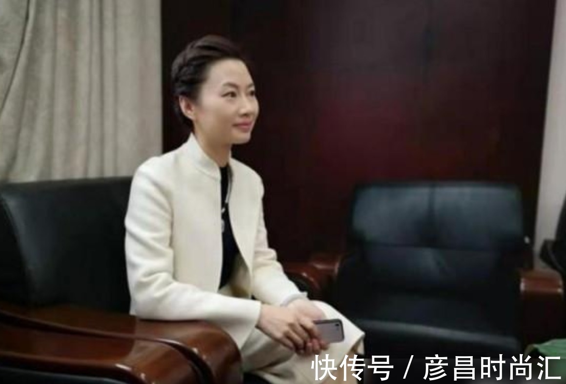 诗书@美女教授杨雨:我和李清照相似,“好酒、好赌、还好色”