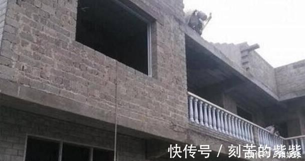 房子|邻居盖了栋这样的房子,村里人都被吓到了,现在房子空着没人住