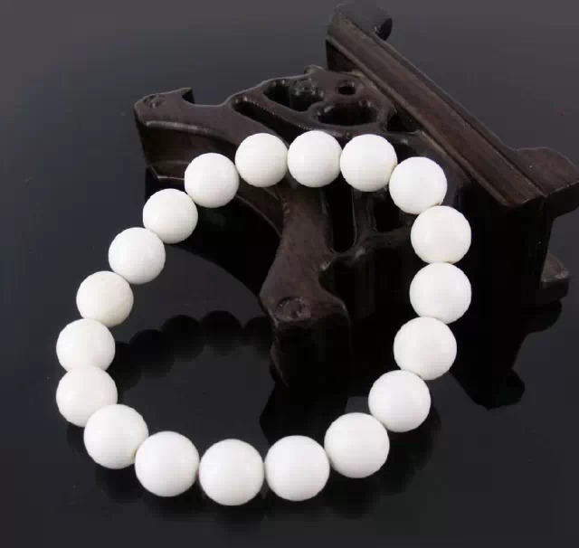 别总是看别人戴什么你就戴什么,戴珠宝有大门道!