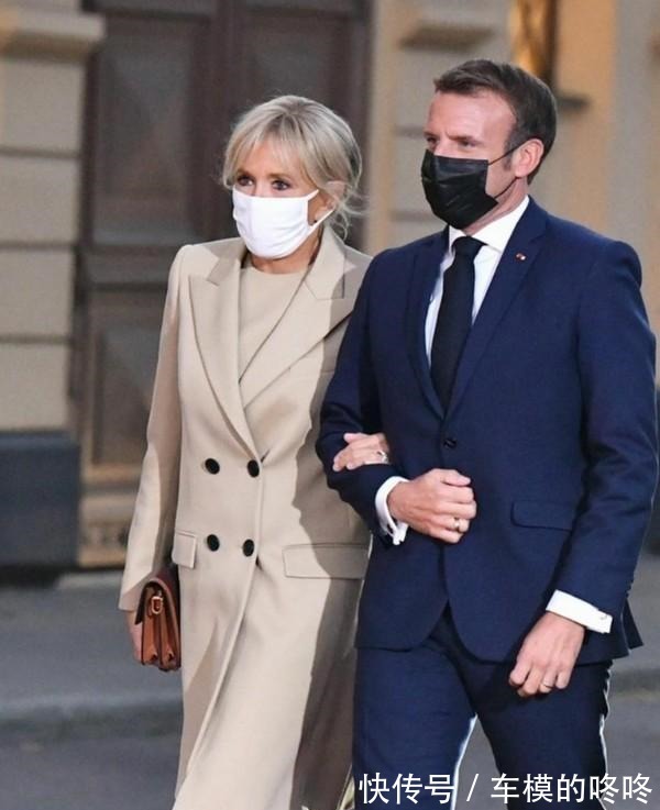 老公 法国夫人成熟稳重!穿大衣叠腿坐太优雅,小25岁老公主动求牵手!