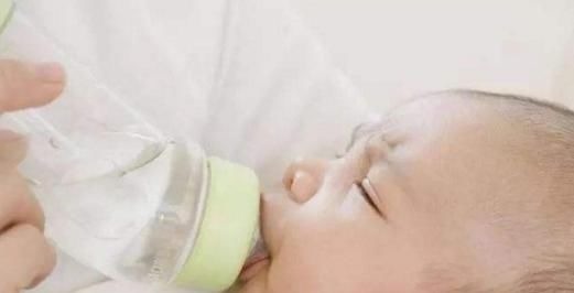 辅食|8个月宝宝吃什么体重都不长,大夫说出原因,妈妈恍然大悟