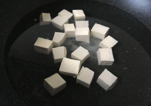 豆腐跟它真是绝配,鲜嫩多汁,花钱不多,比放肉还好吃