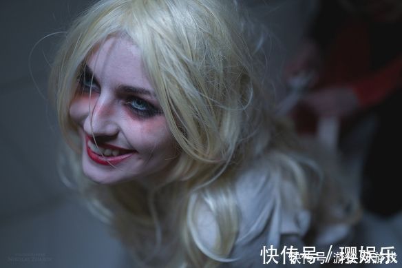 h腿控福利!俄妹COS小丑女:精分哈莉·奎茵的种种蜕变