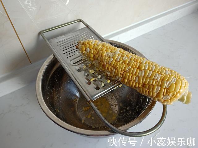 苞谷粑粑|又一网红小吃火了！又香又糯冷了也不硬，老公一口一个往下吞