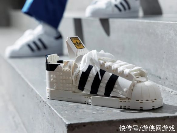 乐高版|好想来一双！乐高版阿迪达斯贝壳鞋：将经典组装