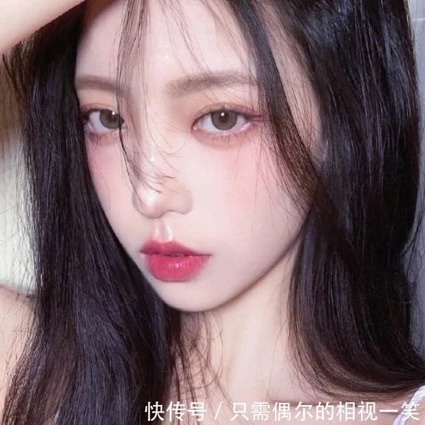 眼窝|女生眼睛若有这3标志,天生自带“招桃花眼”,00后赶紧学起来