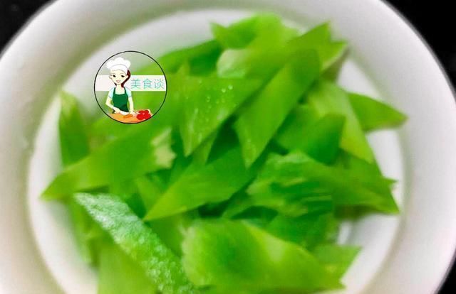 脆嫩|这两样食材一起炒,真不错,鲜香脆嫩,简单又营养,难怪儿子爱吃