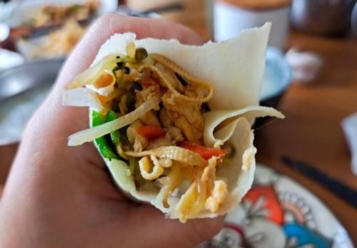 春天吃春饼！寓意五谷丰登！教你1招，春饼轻薄如纸，张张好揭！