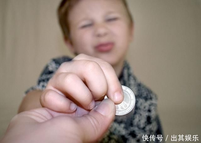 麦爸|当孩子索要零花钱时,这3句话父母不要说,否则会害了孩子一生