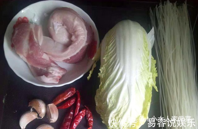 白菜和他才是绝配，冷天吃最合适，比人参还营养，孩子多吃身体