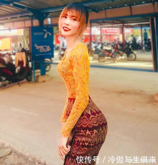 紧身衣|全球腰最细的女孩，比多数人的大腿还细，是啥概念