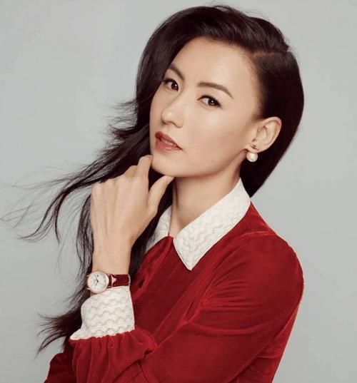 膨胀感|女人过了40岁,尽量避开这3种发型,尤其是第二种,显老又土气