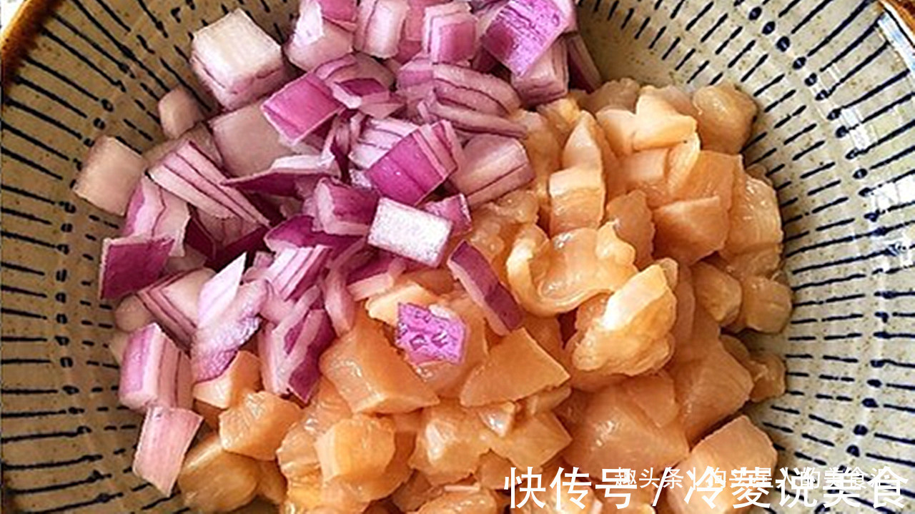 鸡肉饼用这个方法做就够了，外皮香酥脆，内馅鲜美多汁，太香了！