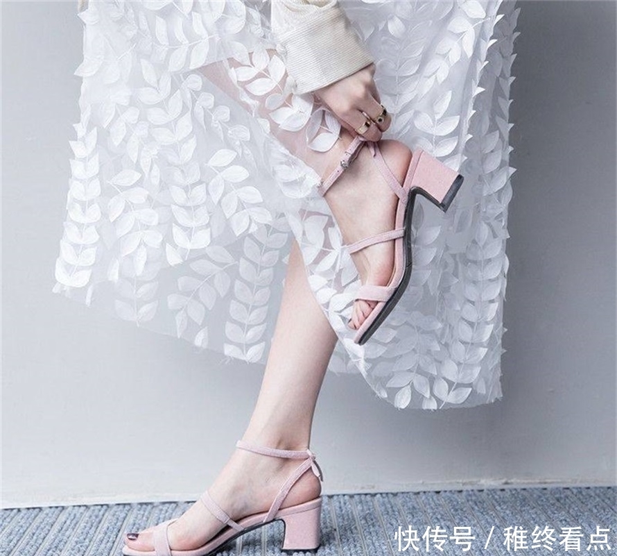 风采|高跟鞋穿出高贵华丽的韵味,尖头细跟演绎女性的独特风采