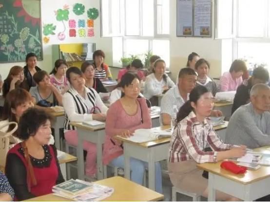 宝妈|“请班上倒数第一的家长发言”宝妈霸气回应3句话，老师羞愧道歉