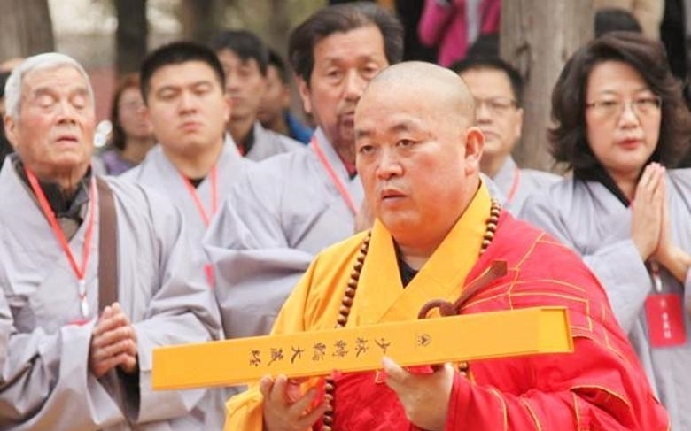 信仰|方丈做“老总”, 寺庙成“企业”, 随便吃喝, 佛门信仰何在?