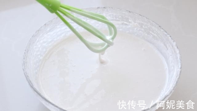 香甜|无需揉面的米发糕，搅一搅、蒸一蒸，香甜Q弹有嚼劲，比馒头简单