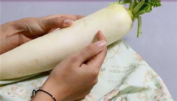 床单沾上血渍不用愁,教你简单方法,新旧血渍都能洗得干干净净