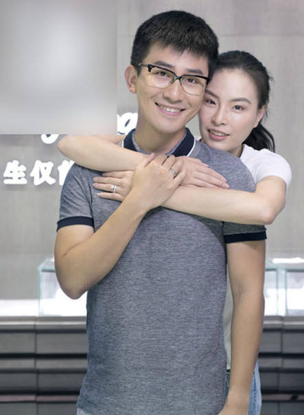 公开恋情|丈夫躺重症监护室1周,吴敏霞签病危通知书,都是龙虾头惹的祸