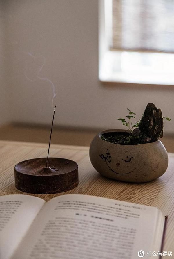 餐厨|上海小伙的90㎡蜗居火了，面积虽小，改造后，高级感藏不住！