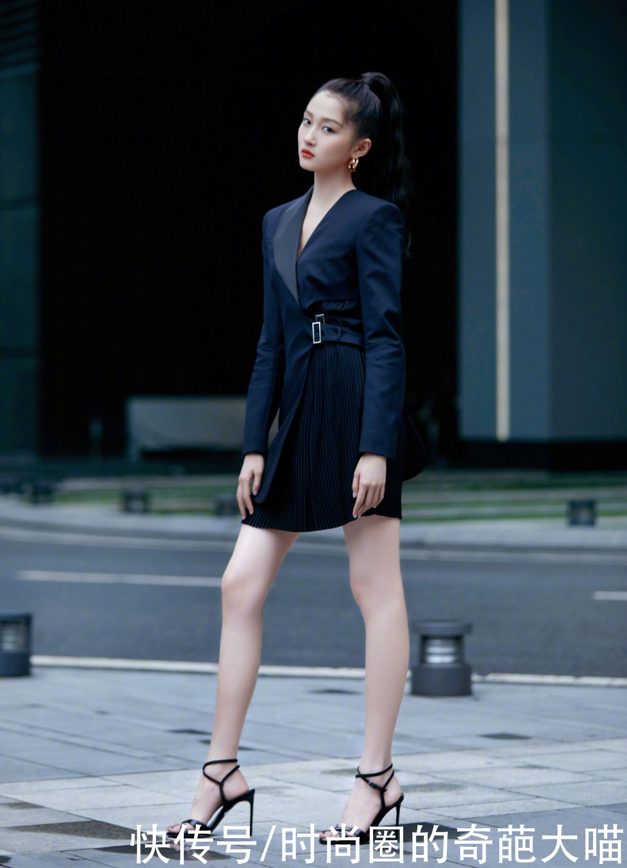 茶歇裙|苹果型身材这样穿巨显瘦，保证只有体重秤知道你的重量，学了不亏