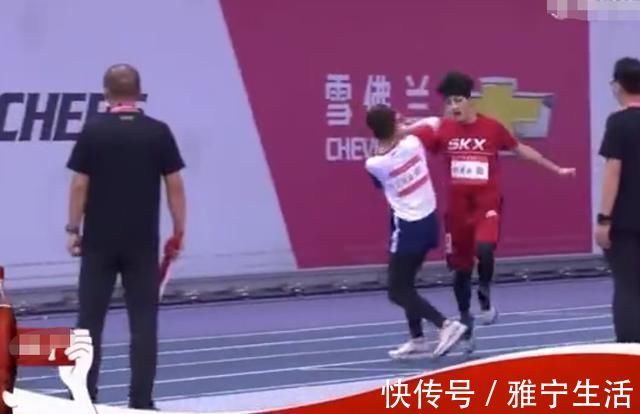 何洛洛|王藝瑾為接力跑失誤道歉,何洛洛趕來救場,路人卻都看不下去了