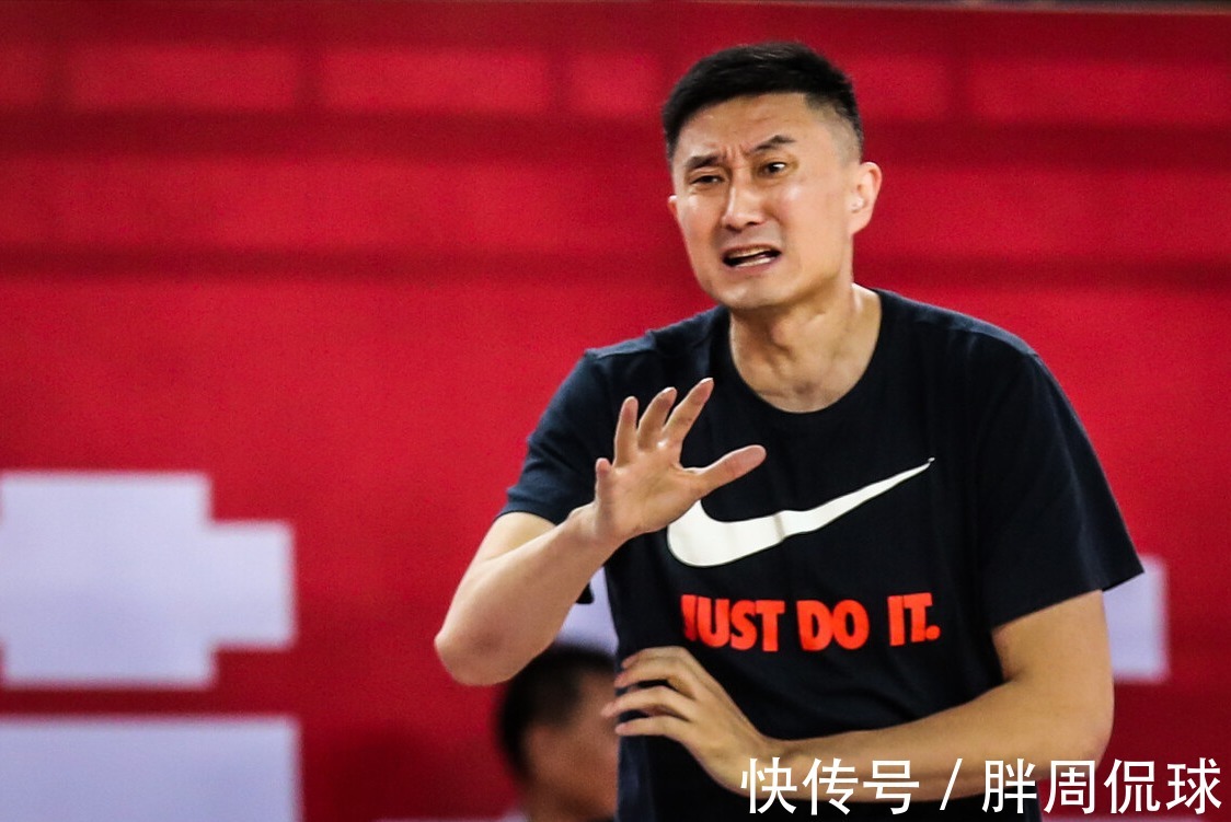 广东男篮|曾繁日故意垫脚孙铭徽?广东跟队记者说了公道话,宏远队麻烦大了