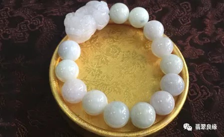 翡翠貔貅手链怎么带?佩戴翡翠貔貅手链的注意事项