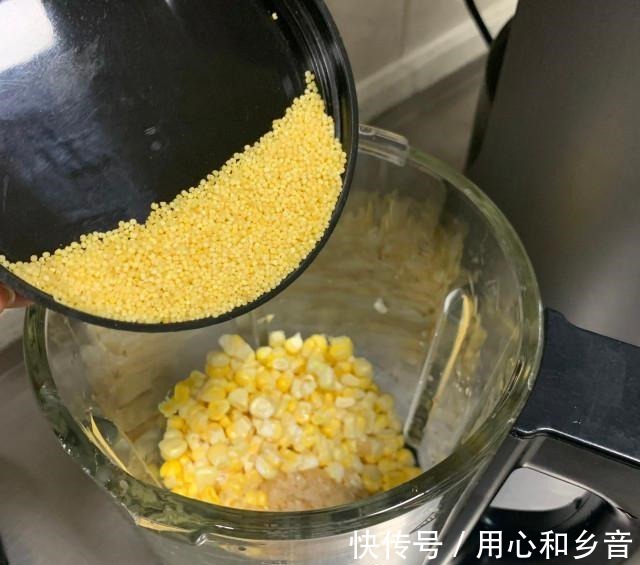 柔昊琳琪|椰奶玉米汁，一股香浓玉米香气，扑鼻而来！