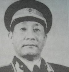 中将|第二兵团四巨头，分别是大将，中将与少将，为何就是政委没有军衔