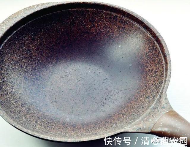 小技巧|小技巧：使用不粘锅时，一定要注意这几点，否则早早坏了太可惜