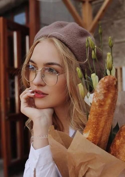 懂打扮的中年女人不显老！3种帽子的冬季搭配法，好看又不老气