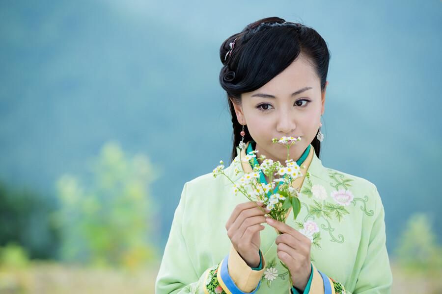  陈德容|岳灵珊：她是令狐冲的初恋，却爱上了让她悲惨一生的林平之