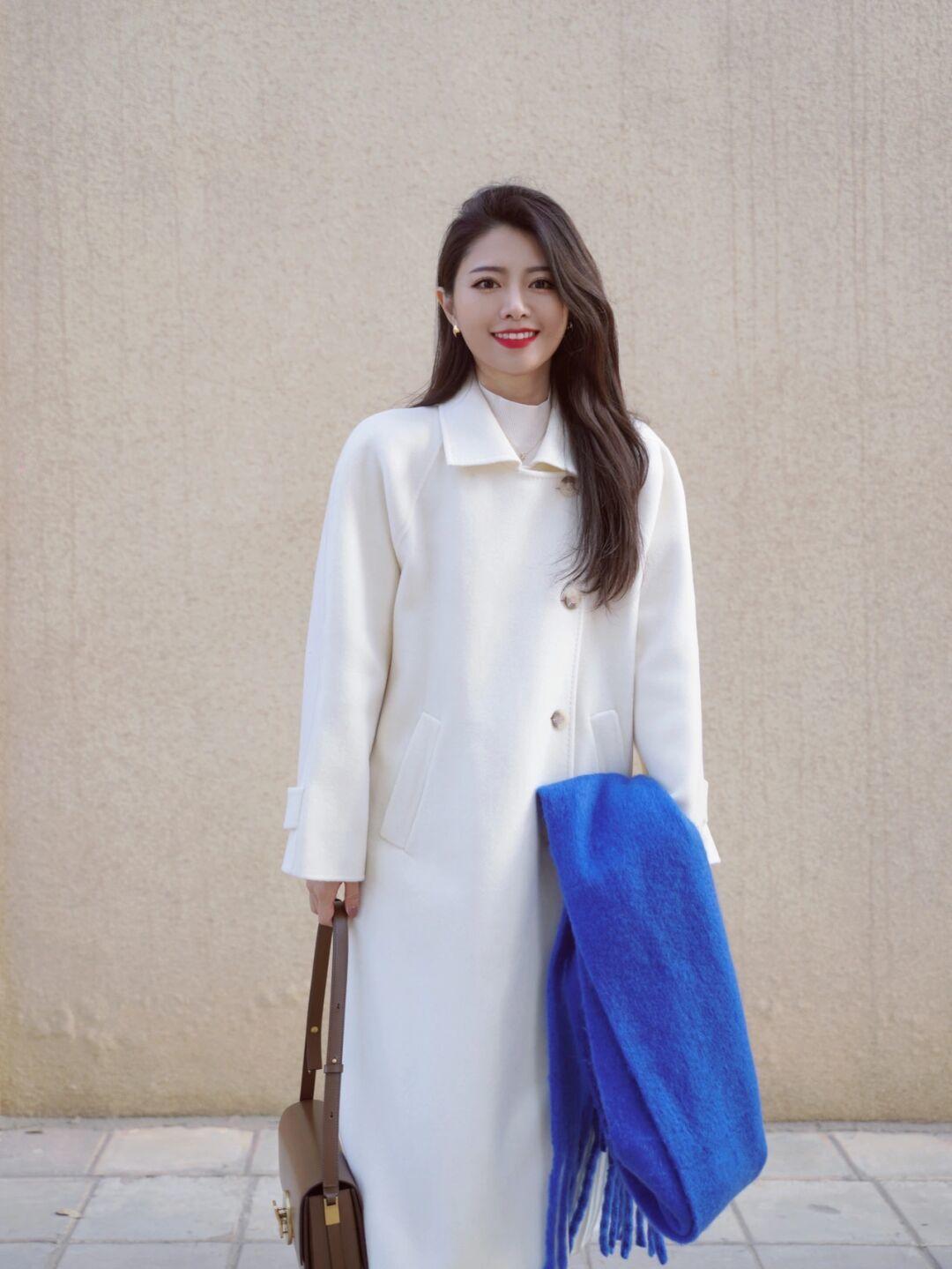 斗篷 天冷后火了一种外套,叫“大衣”,结合上打底衫,温暖优雅又洋气