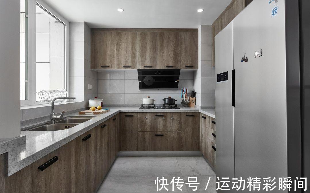 暖水澡|时尚现代三居室,用深灰色打造高级空间,完美体现业主的需求