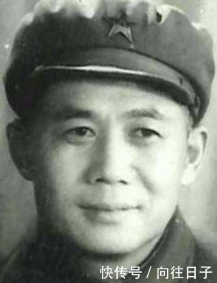 团长|大军冒雨夜行,请求照明,团长严令谁敢点灯,我枪毙谁