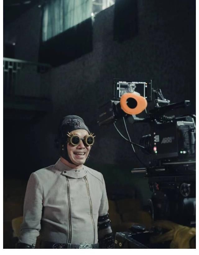 《导演请指教》:综艺属性明确