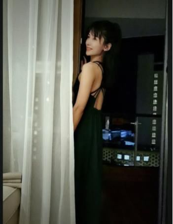 湖南卫视主持人咏儿陌陌直播间献唱 网友大呼可直接出圈