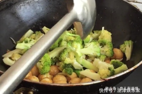 中薪|全家人都喜欢吃的一道家常菜,做法简单,营养价值高,补钙健脑