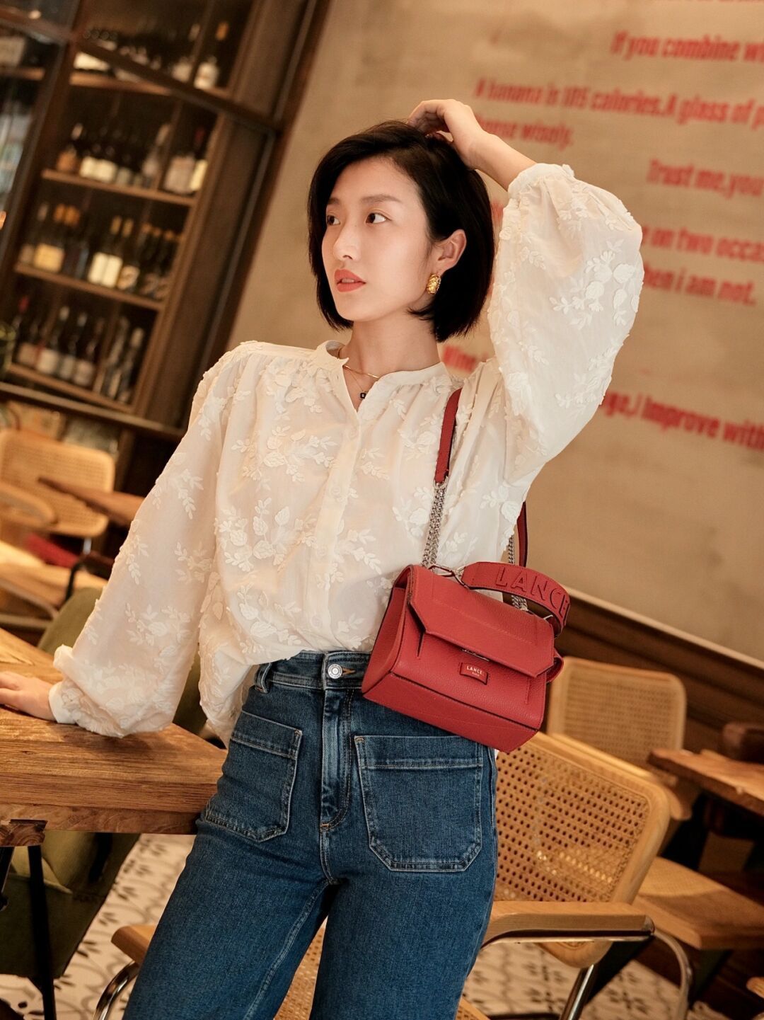 秋天|秋天,多试试这几种“衬衫穿搭”方式,干练利落又百搭,高级时髦