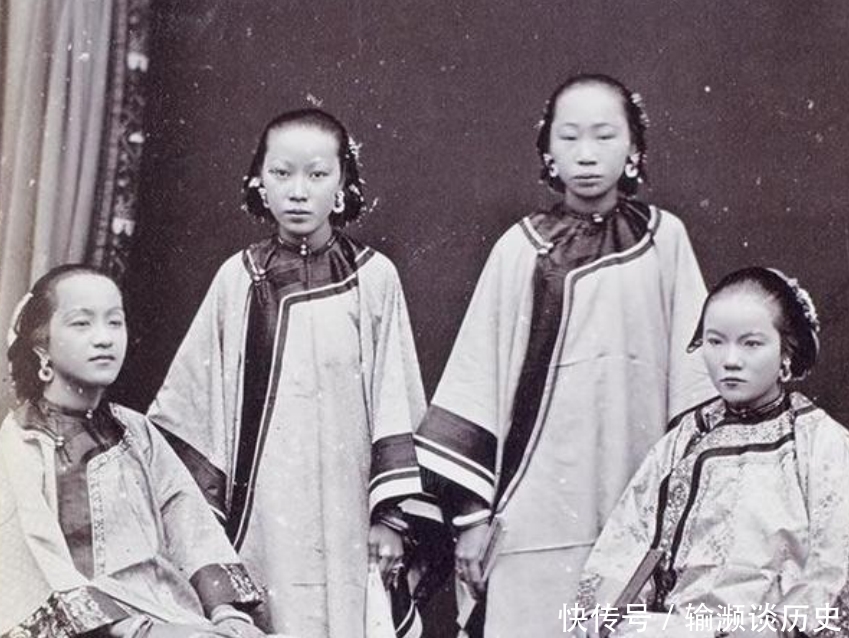相貌|1896年晚清老照片:女子青丝倭堕成髻,朝廷大臣相貌清俊!